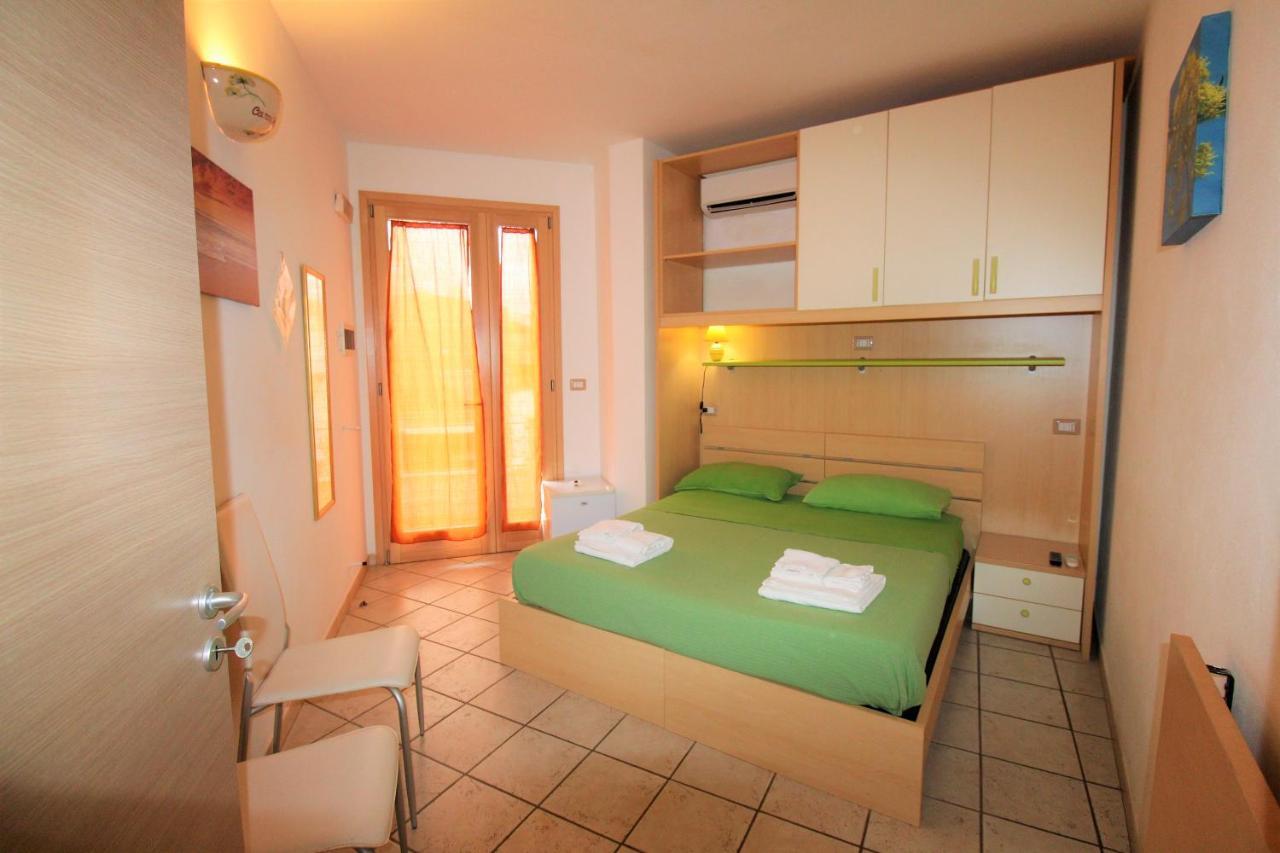 B&B Scoglio Di Pirro Climatizzato A 150 M Dalle Spiagge Salentine ตอร์เร ซาน จิโอวานนิ อูเจนโต ภายนอก รูปภาพ