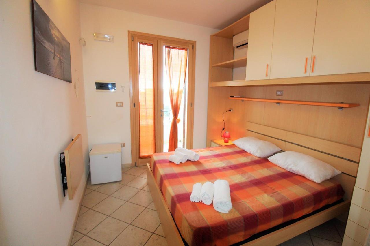B&B Scoglio Di Pirro Climatizzato A 150 M Dalle Spiagge Salentine ตอร์เร ซาน จิโอวานนิ อูเจนโต ภายนอก รูปภาพ