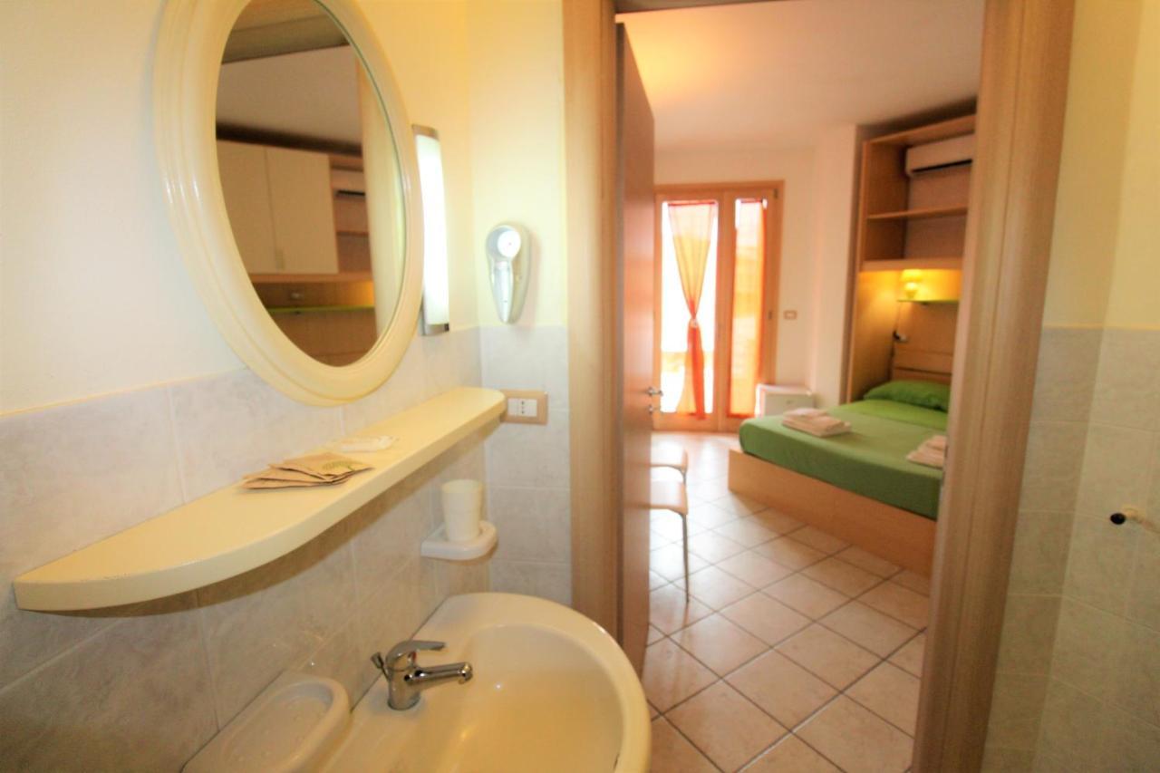 B&B Scoglio Di Pirro Climatizzato A 150 M Dalle Spiagge Salentine ตอร์เร ซาน จิโอวานนิ อูเจนโต ภายนอก รูปภาพ